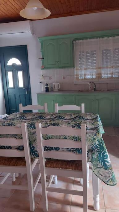 Colorful 2-Bedroom House In Gaios Eksteriør bilde